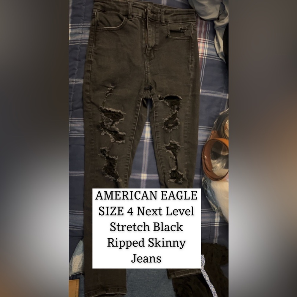 AE black ripped jegging